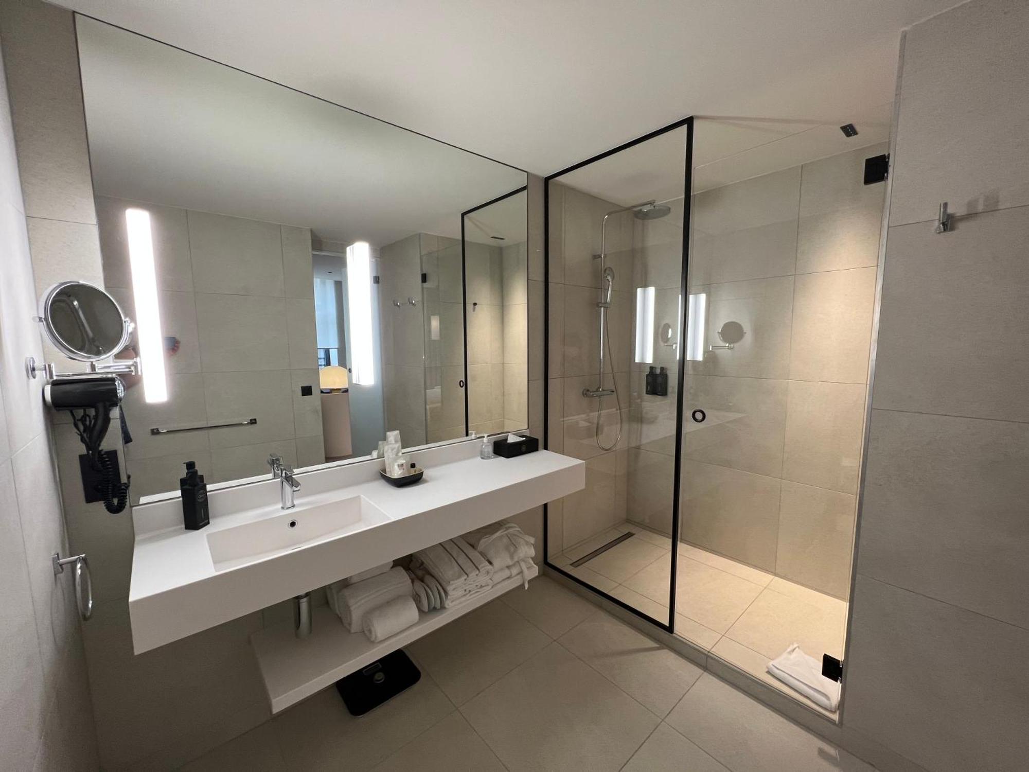 Opo Hotel Bruksela Zewnętrze zdjęcie