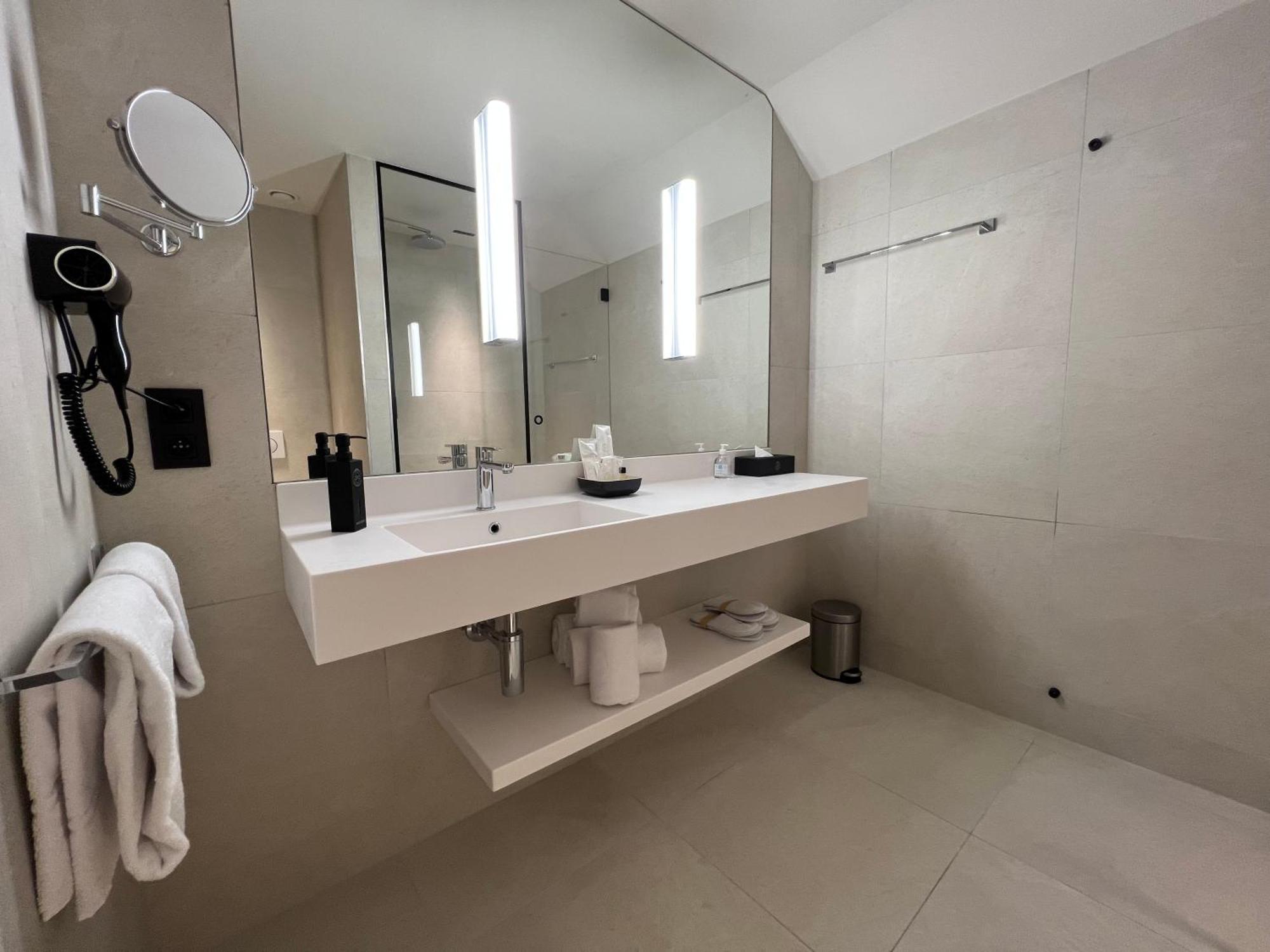 Opo Hotel Bruksela Zewnętrze zdjęcie
